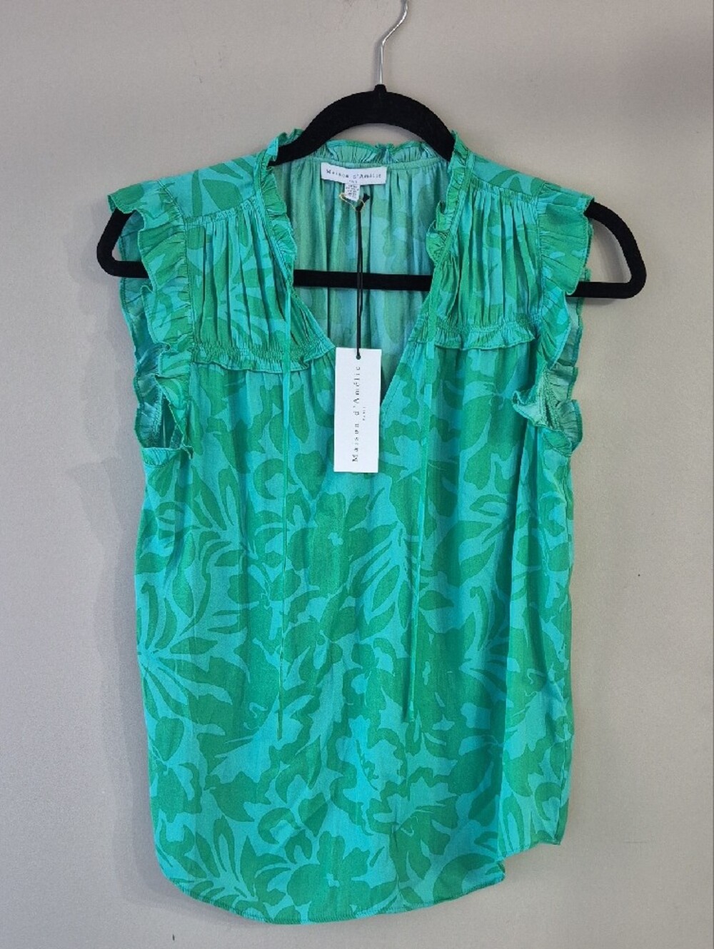 🔻 REDUCED Sleeveless Teal Floral Tie-Neck Blouse with Ruffle Shoulders